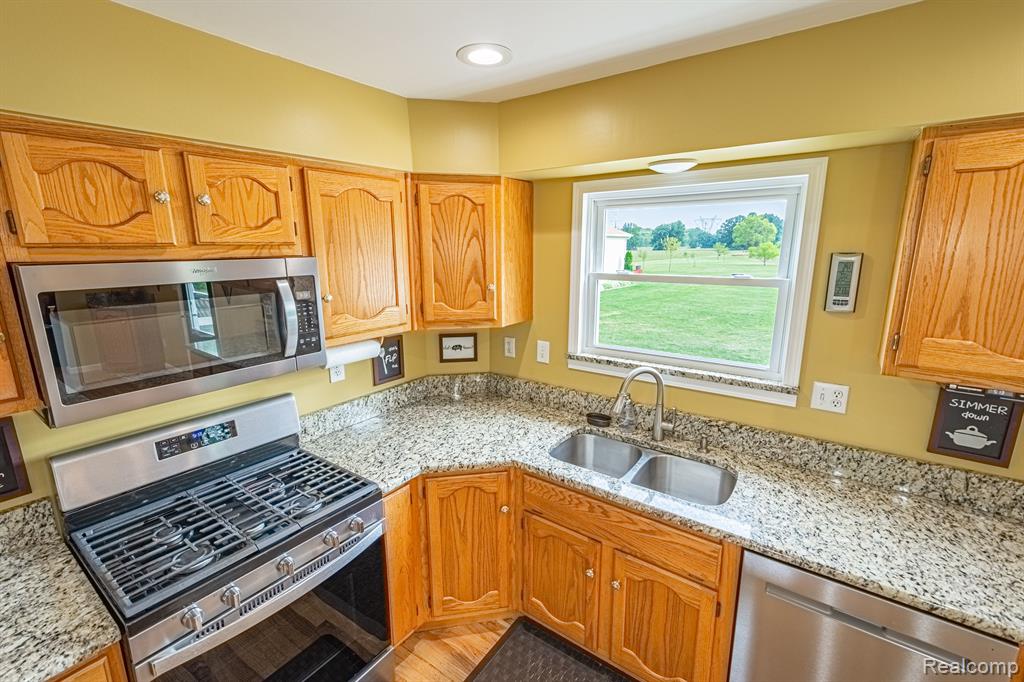 9429 Brandon Road Avoca, MI 48006 - Photo 10 of 44