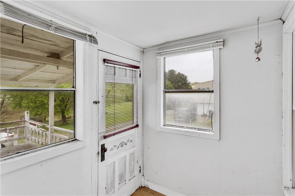 514 Kings Road Apollo, PA 15613 - Photo 13 of 33 a view of a window in a room