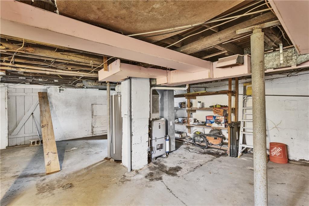 514 Kings Road Apollo, PA 15613 - Photo 24 of 33 a view of a garage