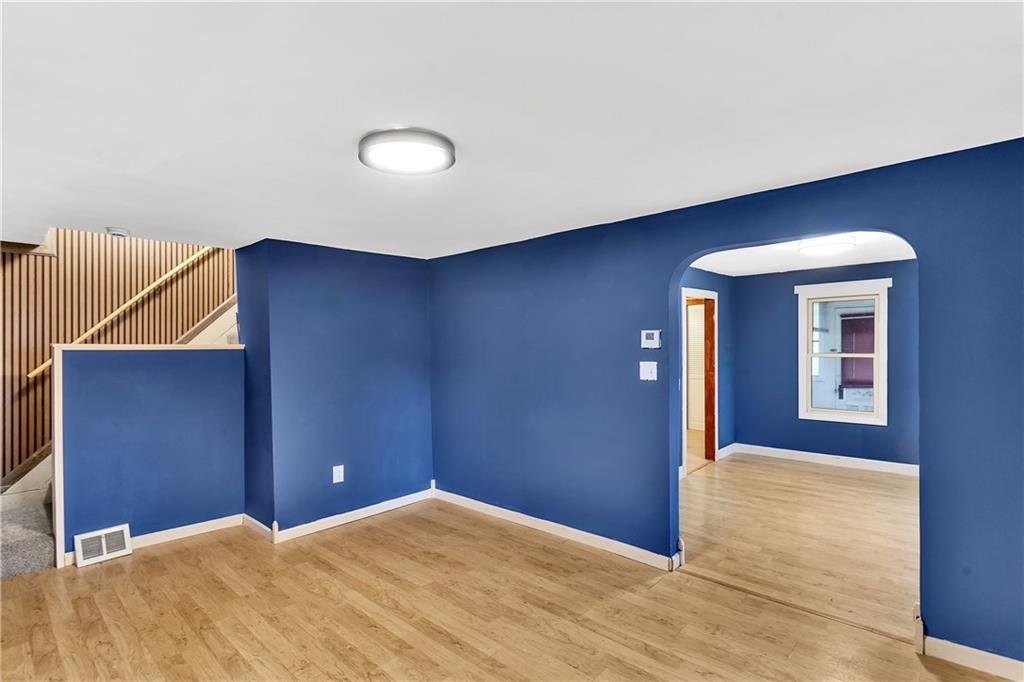 514 Kings Road Apollo, PA 15613 - Photo 4 of 33 a view of a livingroom with an empty space