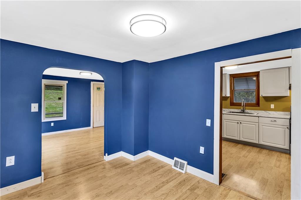 514 Kings Road Apollo, PA 15613 - Photo 7 of 33 a bedroom with a bed and a sink