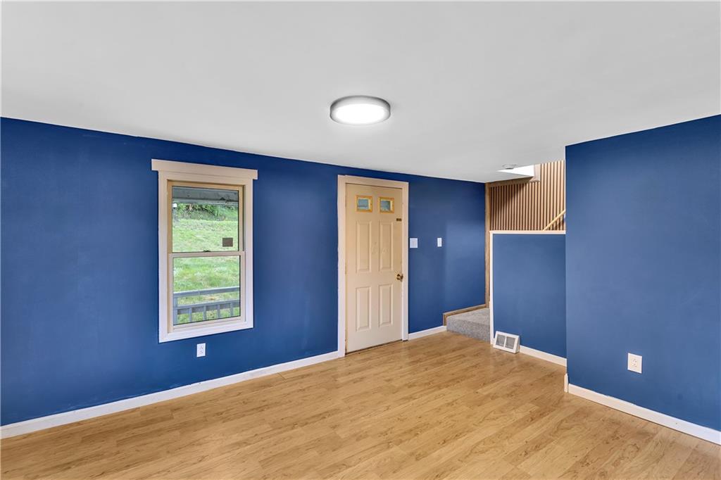 514 Kings Road Apollo, PA 15613 - Photo 8 of 33 a view of a bedroom with a natural light