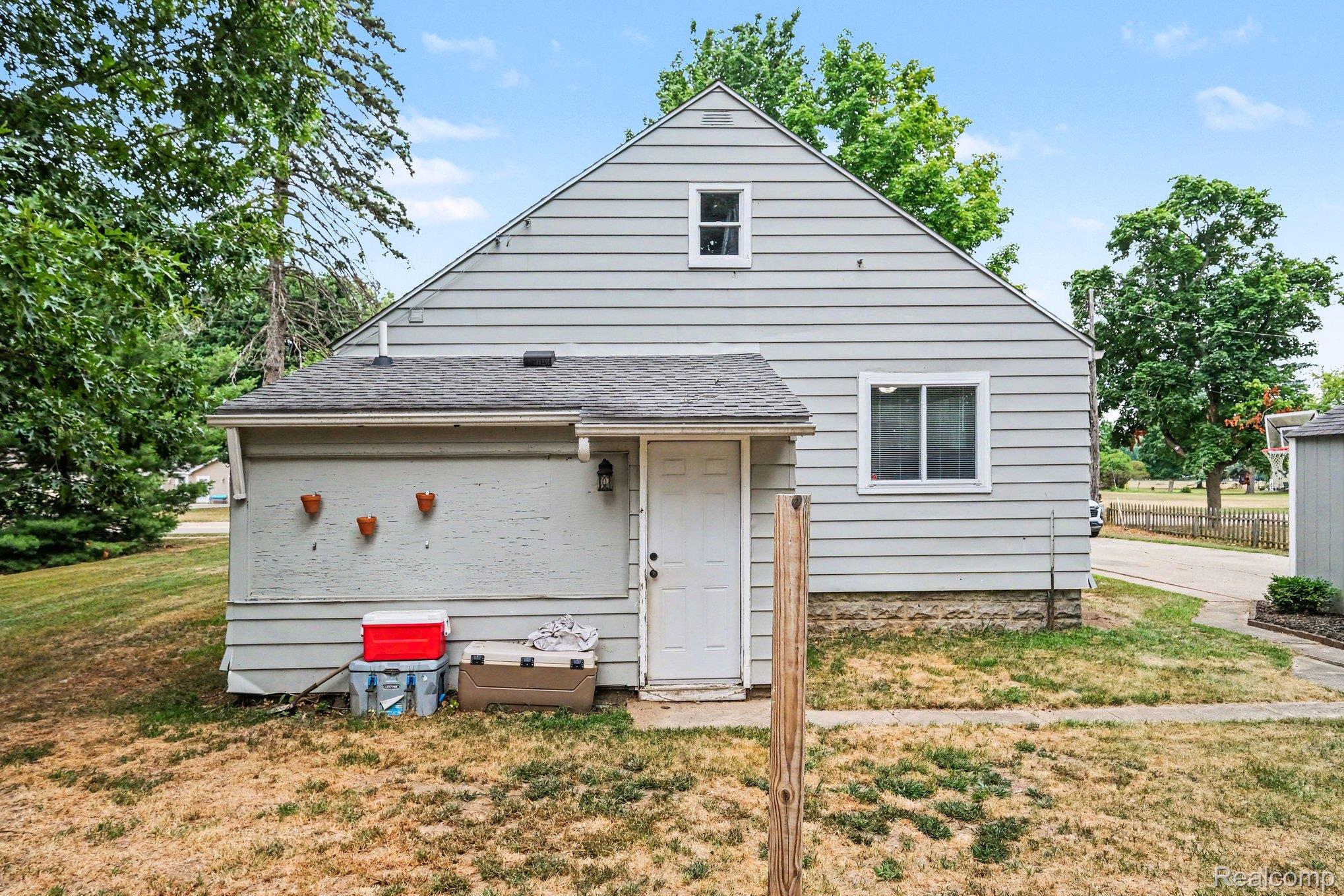 437 Deland Road Flushing, MI 48433 - Photo 22 of 27 017_file_4870.jpg