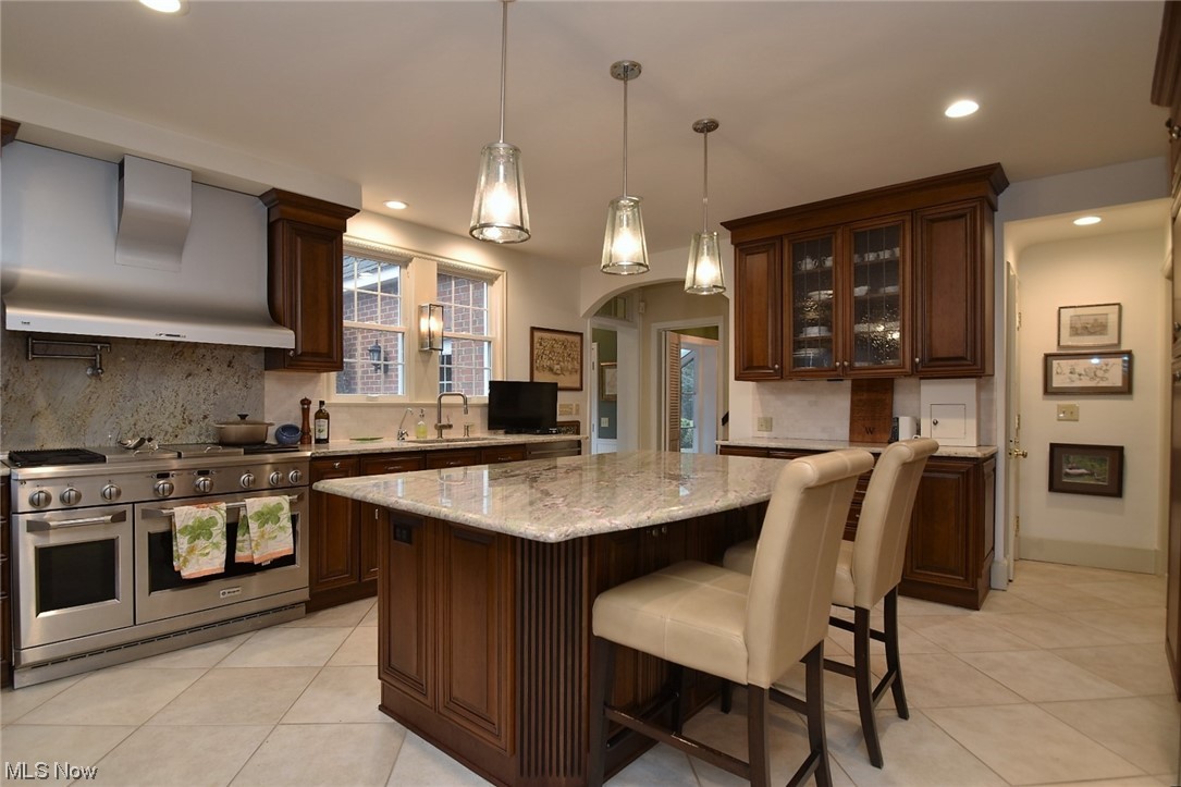 19101 Shelburne Road Cleveland, OH 44118 - Photo 11 of 35 Gallery Image 11