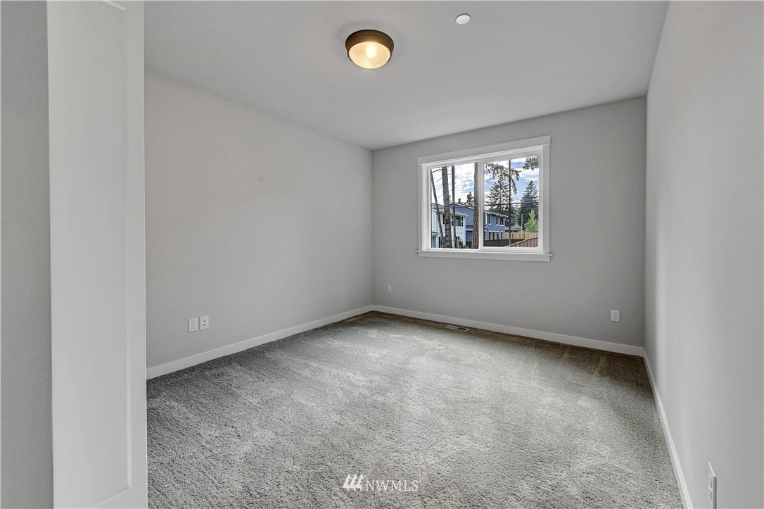 23143 Meridian Avenue South Bothell, WA 98021 - Photo 36 of 40