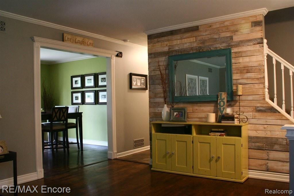 275 Michelson Road Rochester, MI 48307 - Photo 3 of 16 _Living Room to Dining.JPG
