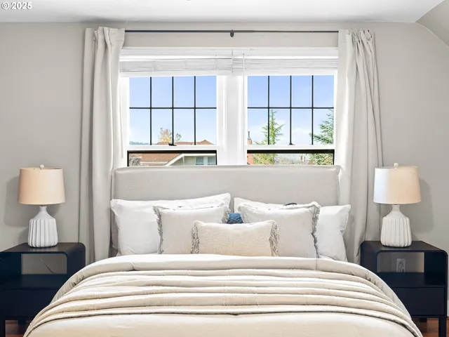 $599,900 | 1520 12th Street, Oregon City, OR 97045