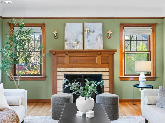 $599,900 | 1520 12th Street, Oregon City, OR 97045