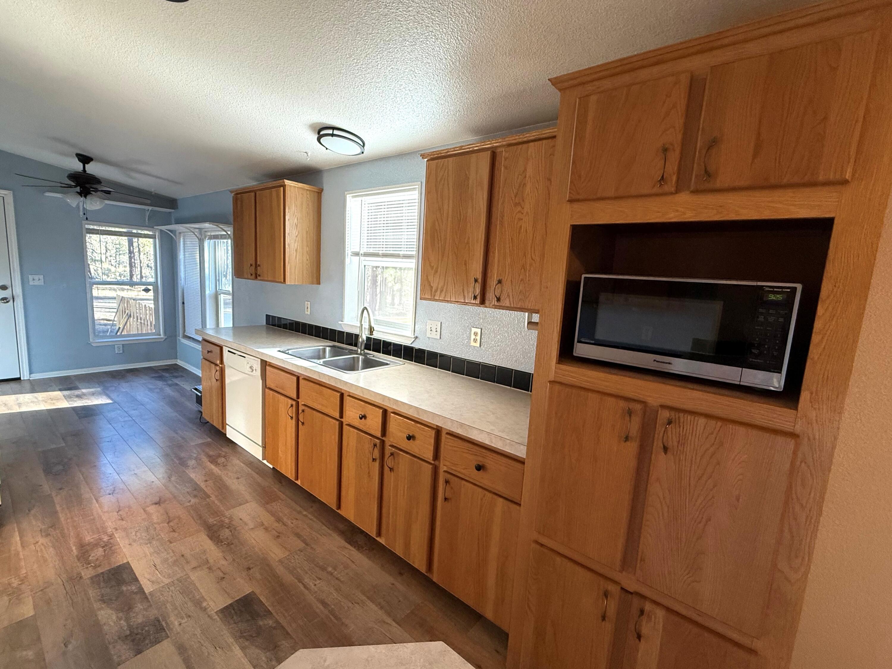 7623 Prairie Dog Drive Bonanza, OR 97623 - Photo 13 of 51 Kitchen