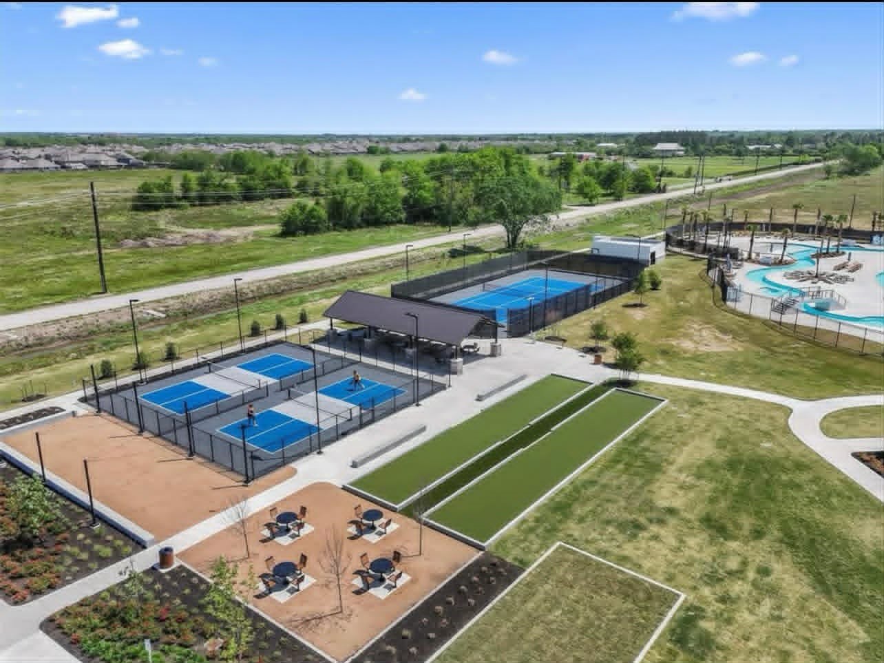 10809 Mendel Ter Drive Rosharon, TX 77583 - Photo 32 of 36 Tennis and volleyball courts.