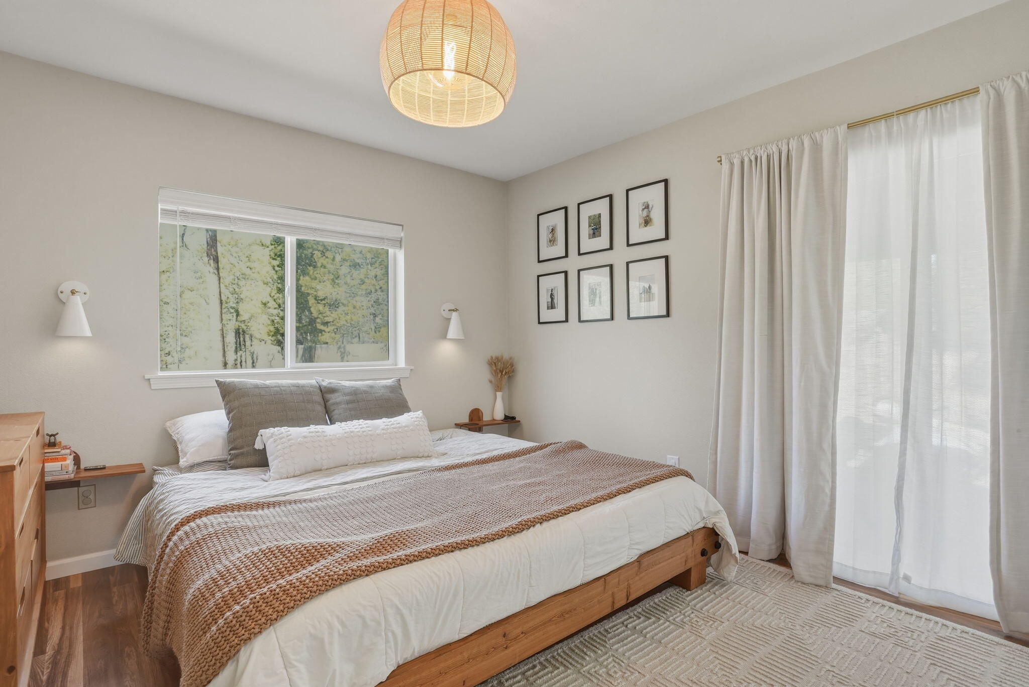 55601 Swan Road Bend, OR 97707 - Photo 15 of 41 33-web-or-mls-Riley_Visuals_033