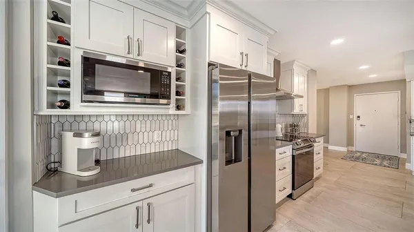 $9,000 | 4822 Ocean Boulevard, Unit 2F, Sarasota, FL 34242