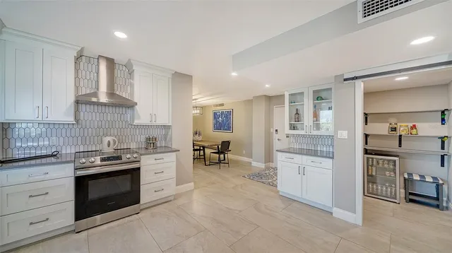 $9,000 | 4822 Ocean Boulevard, Unit 2F, Sarasota, FL 34242