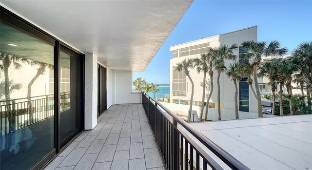 $9,000 | 4822 Ocean Boulevard, Unit 2F, Sarasota, FL 34242