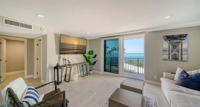 $9,000 | 4822 Ocean Boulevard, Unit 2F, Sarasota, FL 34242