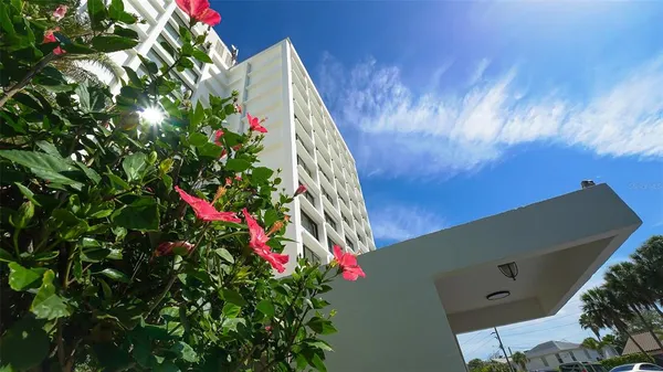 $9,000 | 4822 Ocean Boulevard, Unit 2F, Sarasota, FL 34242