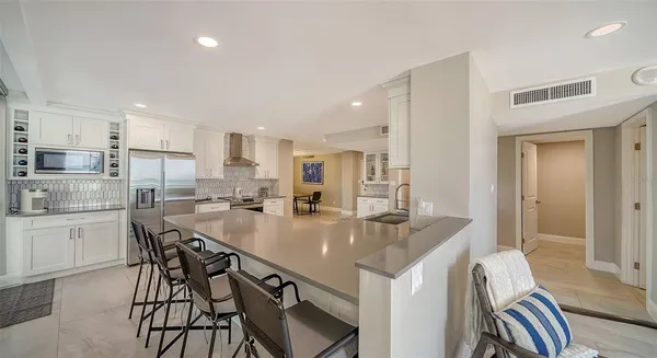 $9,000 | 4822 Ocean Boulevard, Unit 2F, Sarasota, FL 34242