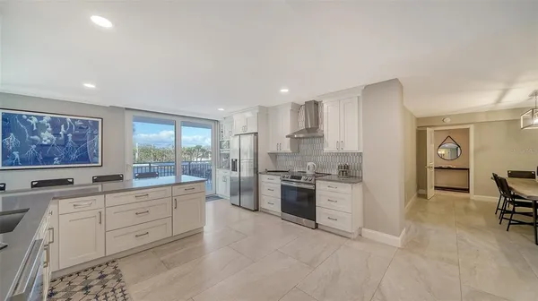 $9,000 | 4822 Ocean Boulevard, Unit 2F, Sarasota, FL 34242