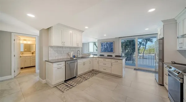 $9,000 | 4822 Ocean Boulevard, Unit 2F, Sarasota, FL 34242