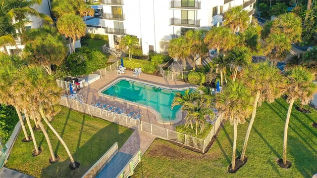 $9,000 | 4822 Ocean Boulevard, Unit 2F, Sarasota, FL 34242