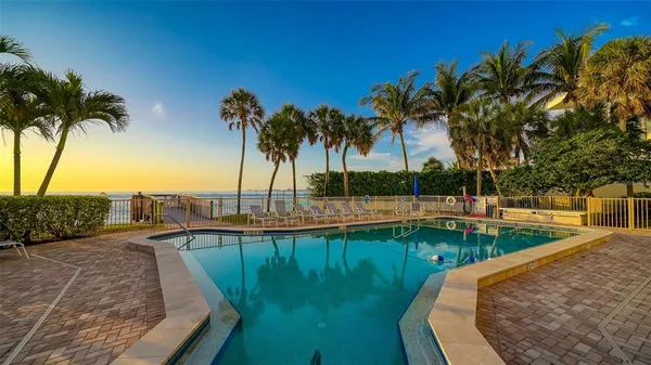 $9,000 | 4822 Ocean Boulevard, Unit 2F, Sarasota, FL 34242