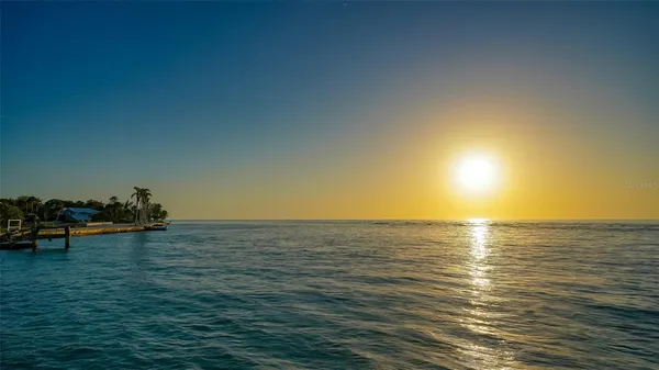 $9,000 | 4822 Ocean Boulevard, Unit 2F, Sarasota, FL 34242