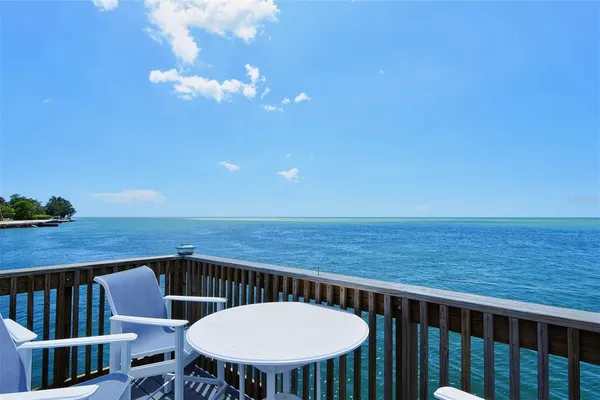 $9,000 | 4822 Ocean Boulevard, Unit 2F, Sarasota, FL 34242