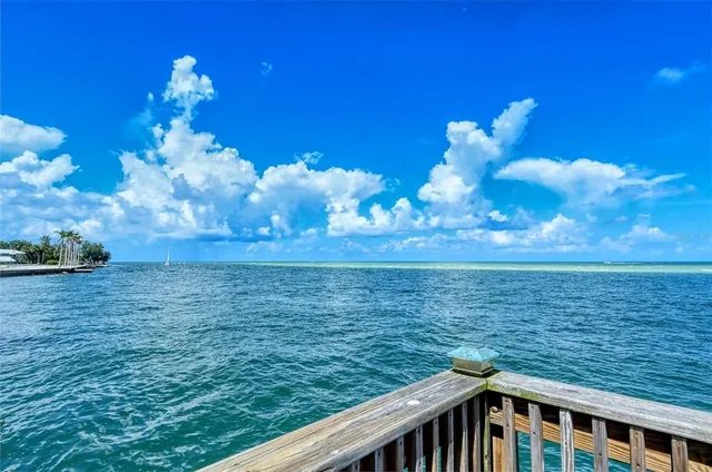 $9,000 | 4822 Ocean Boulevard, Unit 2F, Sarasota, FL 34242