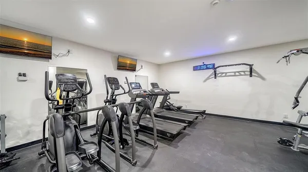 $9,000 | 4822 Ocean Boulevard, Unit 2F, Sarasota, FL 34242