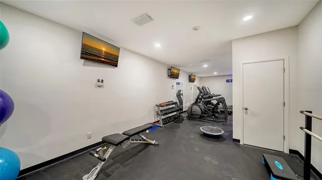 $9,000 | 4822 Ocean Boulevard, Unit 2F, Sarasota, FL 34242