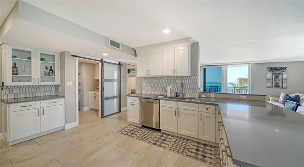 $9,000 | 4822 Ocean Boulevard, Unit 2F, Sarasota, FL 34242