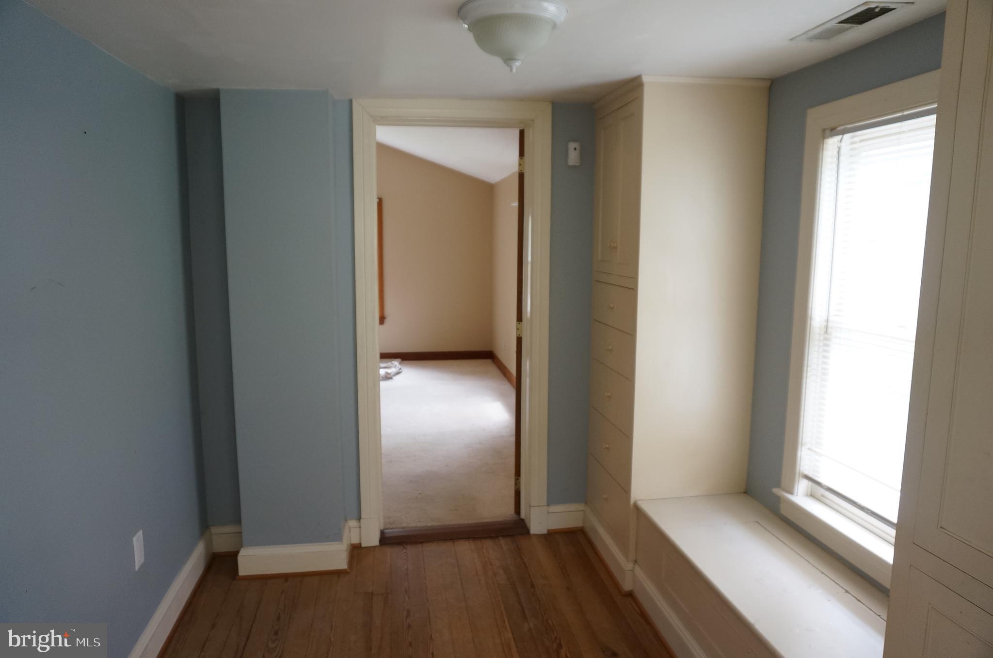 6425 Zittlestown Road Boonsboro, MD 21713 - Photo 23 of 57 2nd Level Sitting Area To MBR, Bath & 2nd BR