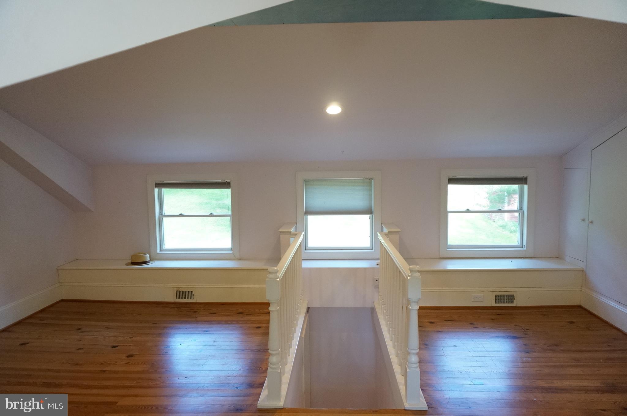 6425 Zittlestown Road Boonsboro, MD 21713 - Photo 35 of 57 3rd BR/Office Wood Floors Built-Ins
