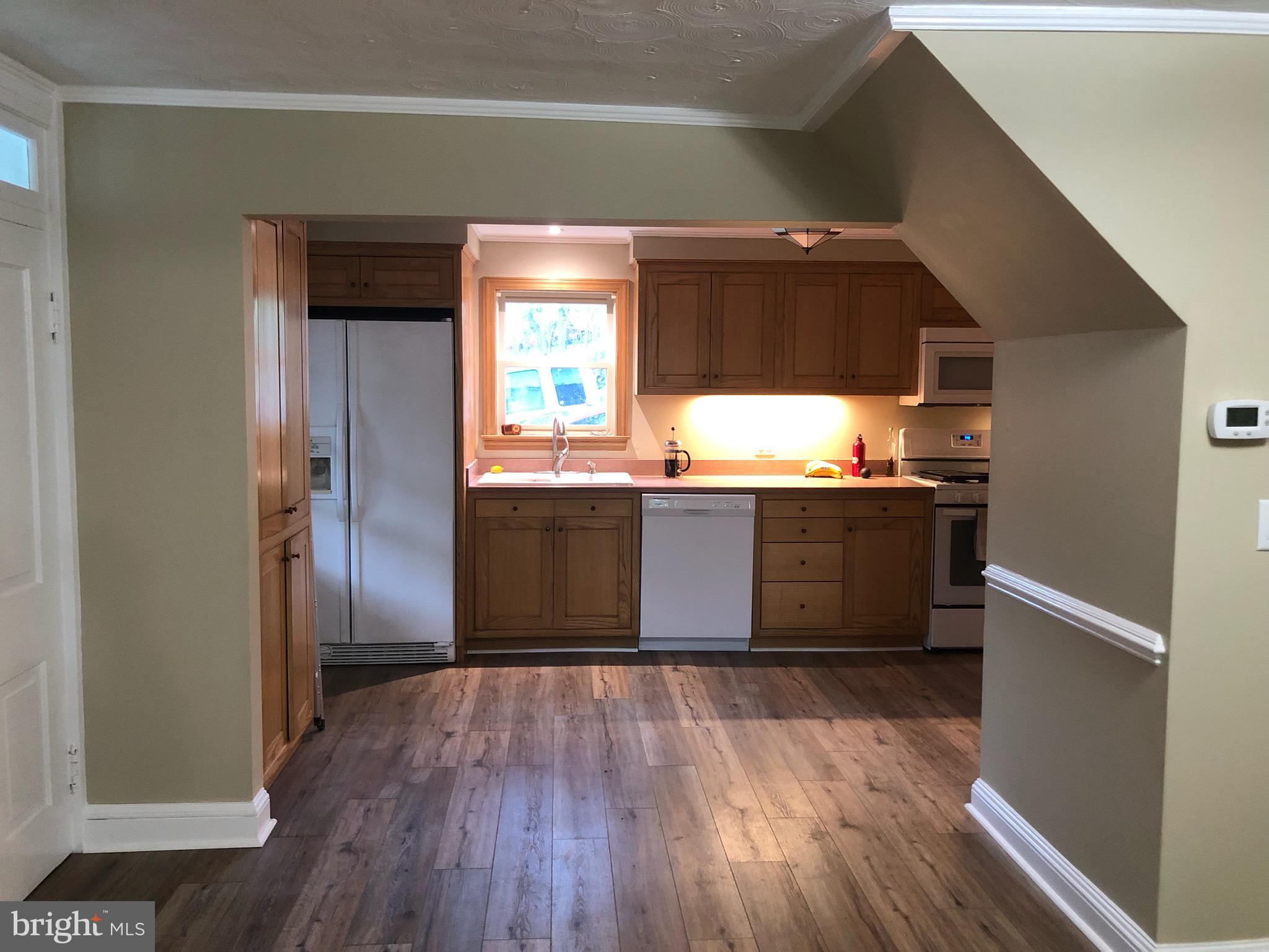 6425 Zittlestown Road Boonsboro, MD 21713 - Photo 5 of 57 Country Kitchen New Paint New Vinyl Plank Floor