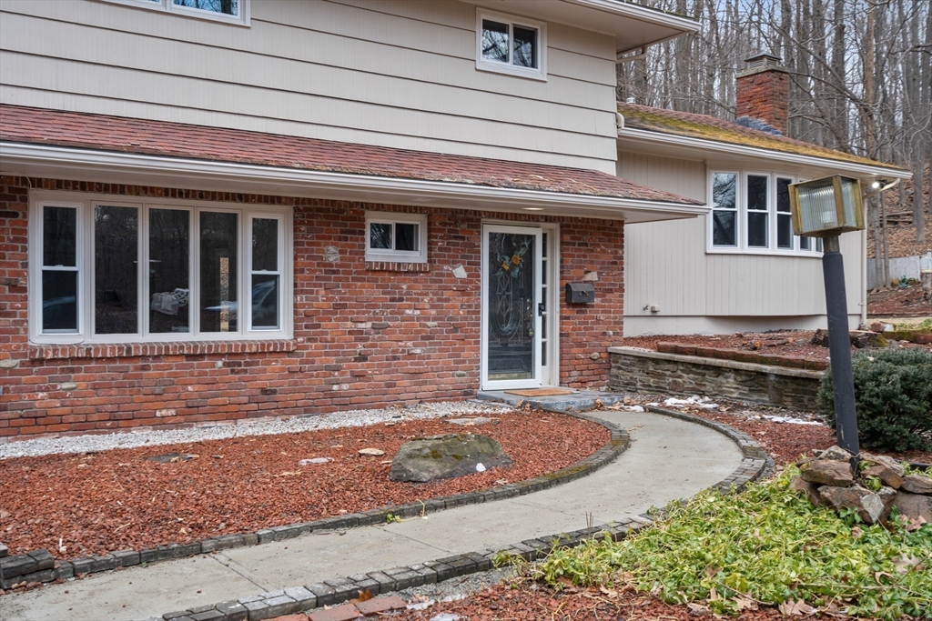 3 Mower Street Paxton, MA 01612 - Photo 5 of 36 a front view of a house with garden
