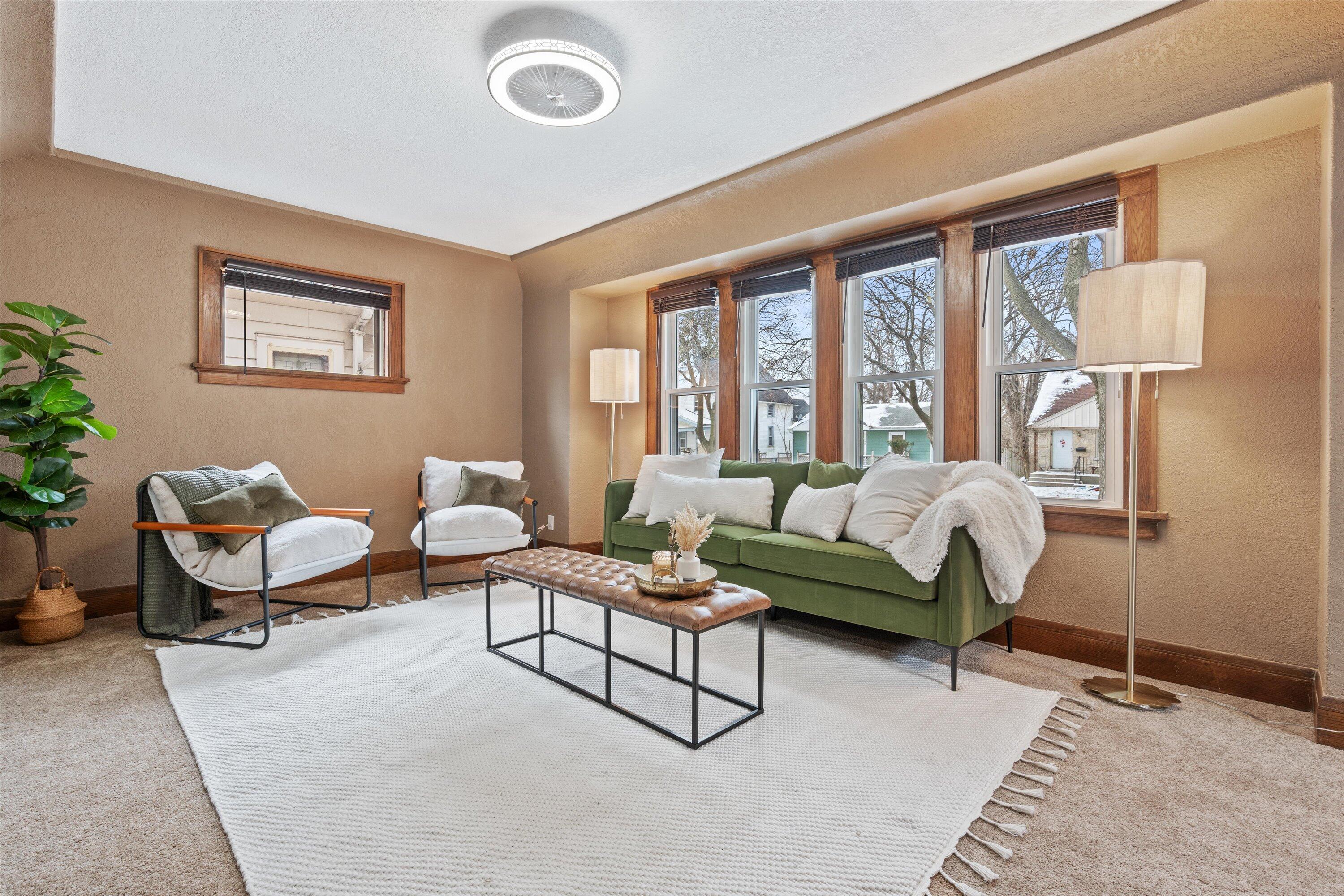 5352 North 39th Street, Unit 5352A Milwaukee, WI 53209 - Photo 5 of 42 Fresh paint!