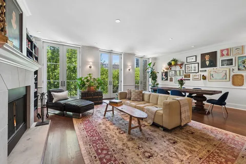 $1,290,000 | 1418 North La Salle Drive, Unit 3, Chicago, IL 60610