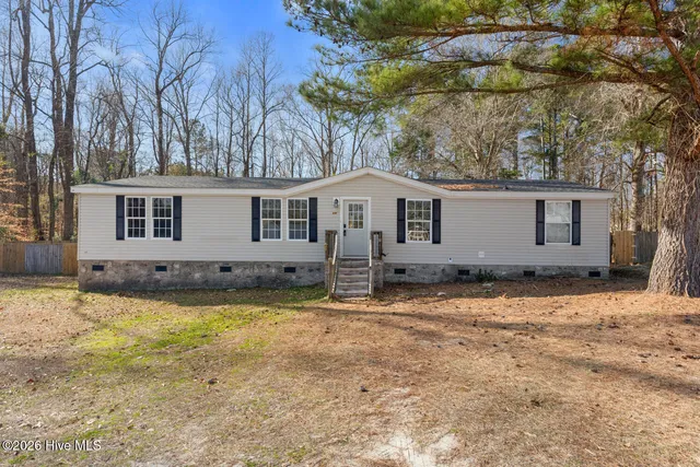 $220,000 | 113 Indian Cave Drive, Richlands, NC 28574
