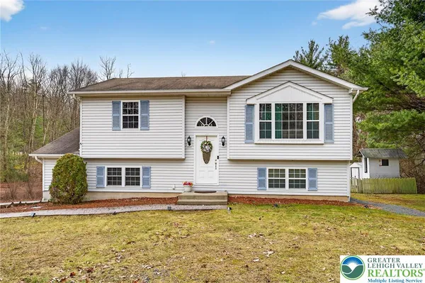 $330,000 | 275 Sundance Road, Effort, PA 18330