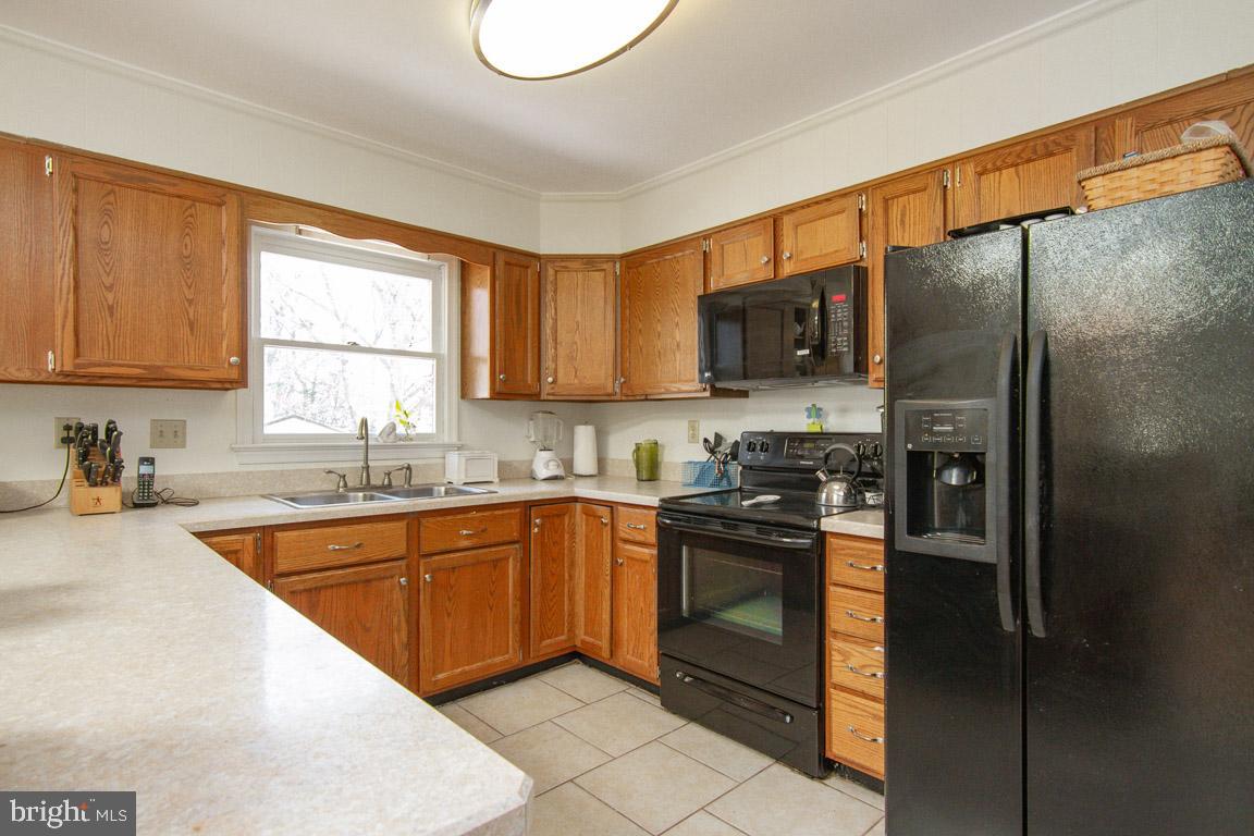 2191 Sebastian Road Fredericksburg, VA 22405 - Photo 9 of 34 Kitchen