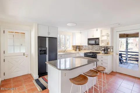 $895,000 | 11 Prospect Street, Great Barrington, MA 01230