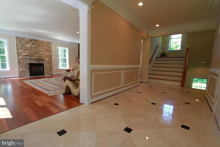 41420 Red Hill Road Leesburg, VA 20175 - Photo 25 of 30 Hallway