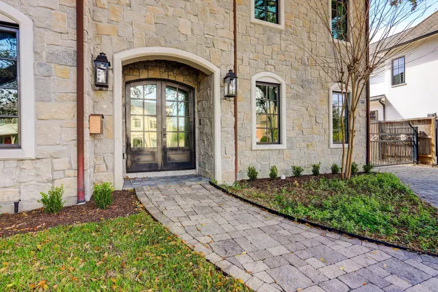 $3,595,000 | 3749 Olympia Drive, Houston, TX 77019