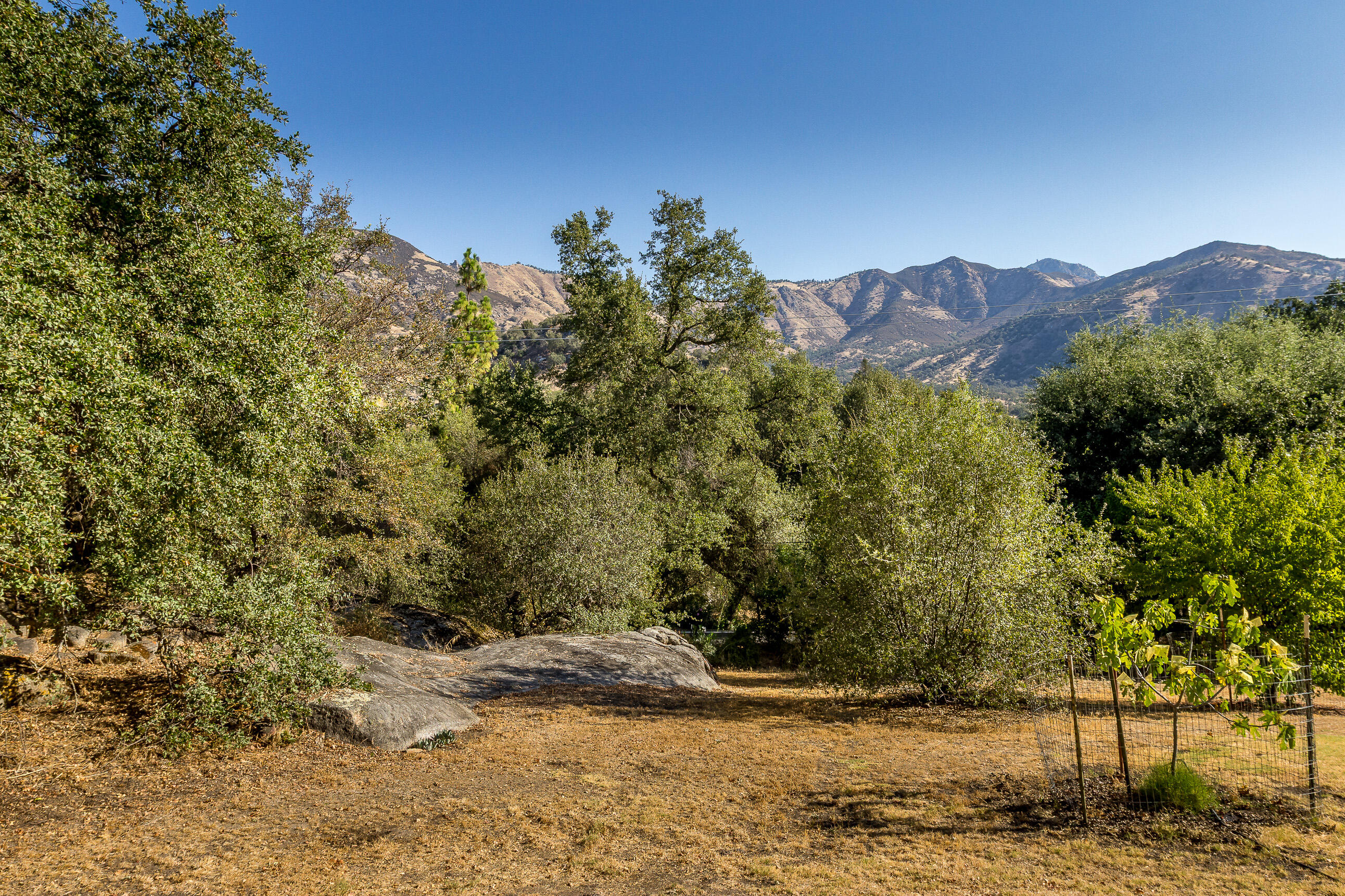 42854 Sierra Drive Three Rivers, CA 93271 - Photo 37 of 42 -