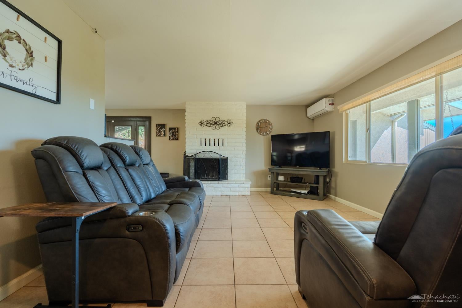 20381 Old Town Road Tehachapi, CA 93561 - Photo 11 of 55 Gallery Image 11