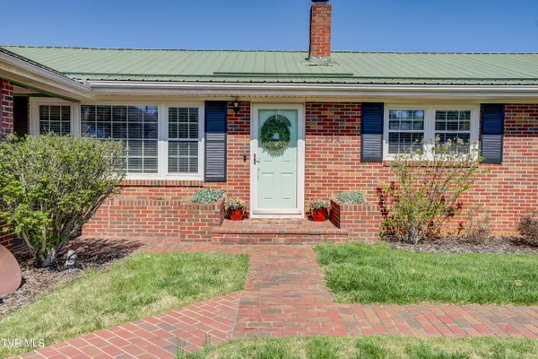 $369,000 | 610 Ridgeview Drive, Johnson City, TN 37604