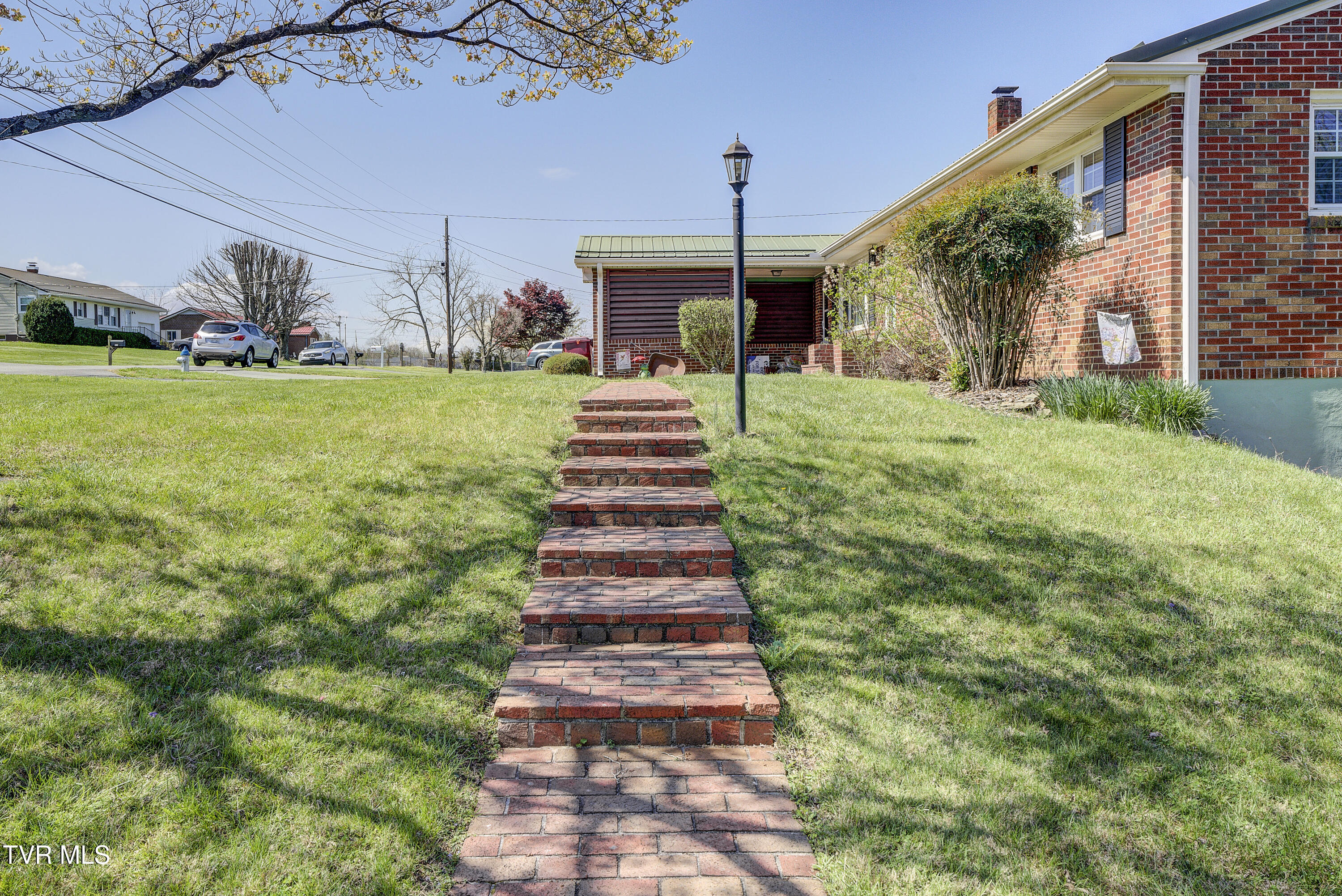 610 Ridgeview Drive Johnson City, TN 37604 - Photo 3 of 54 Ridgefield-50