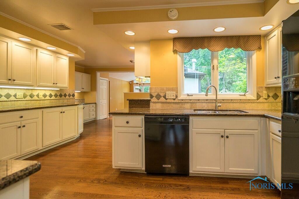 3743 Brookside Road Toledo, OH 43606 - Photo 11 of 25 Gallery Image 11