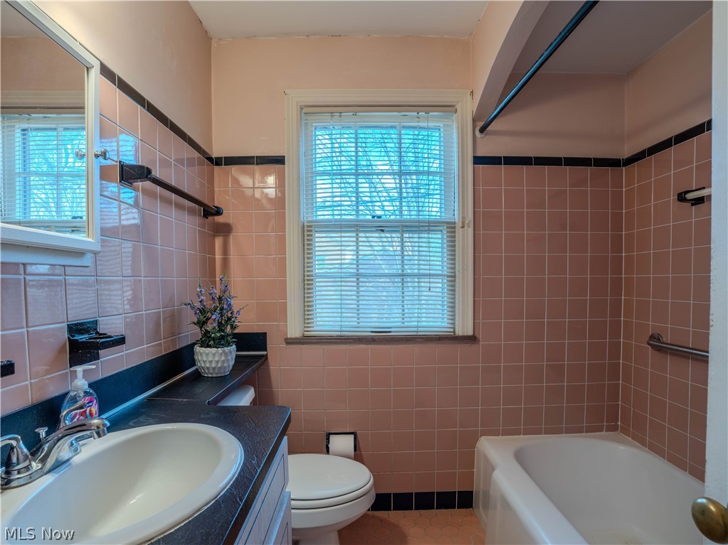 13699 Cedar Road Cleveland, OH 44118 - Photo 21 of 49