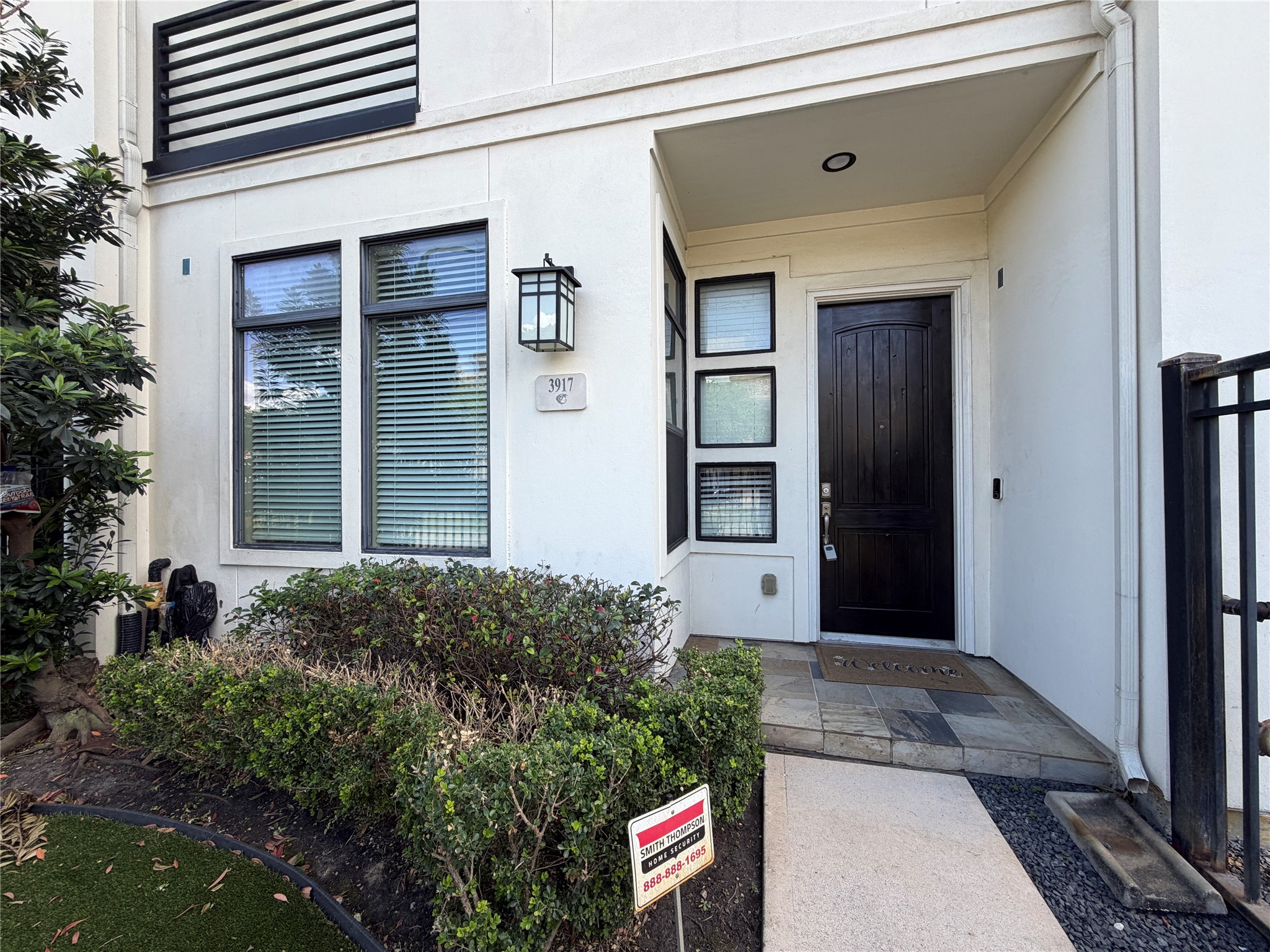 3917 Rose Street Houston, TX 77007 - Photo 3 of 32